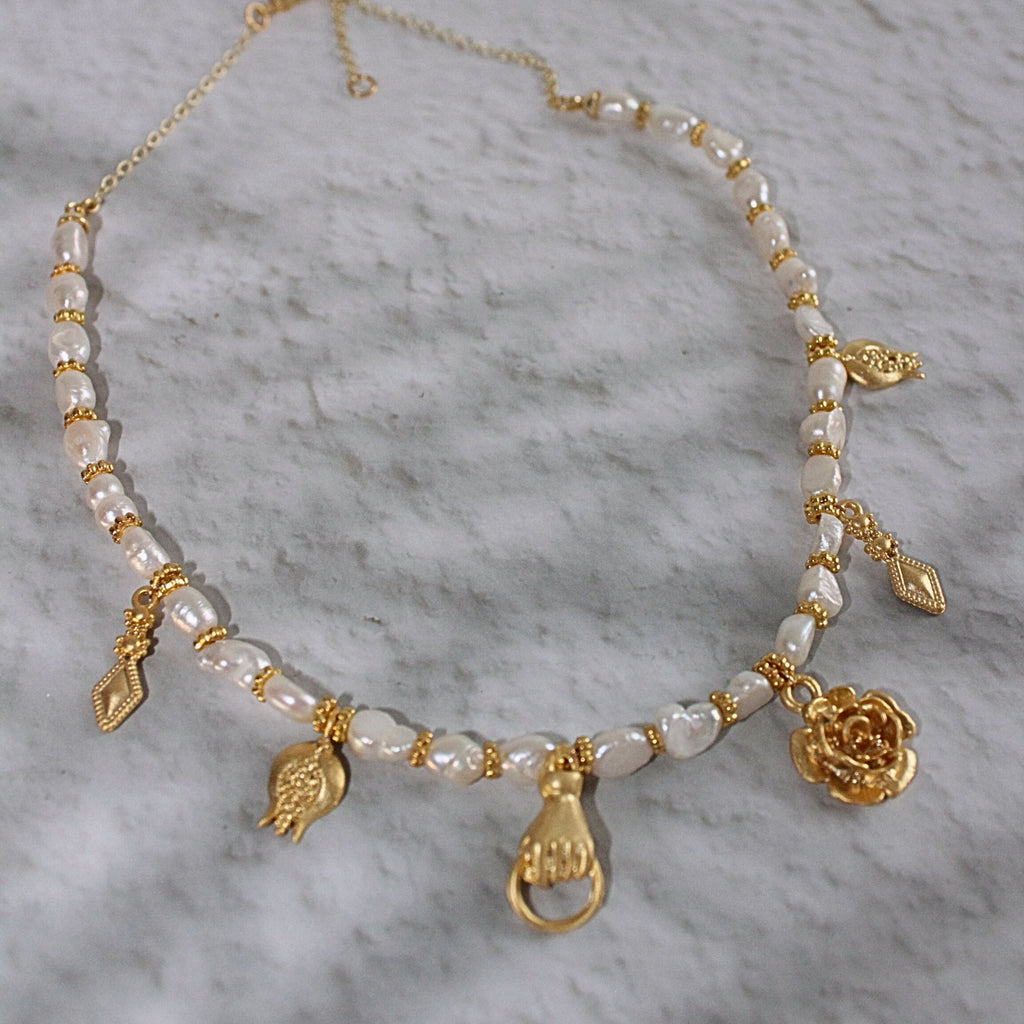 Elara Choker