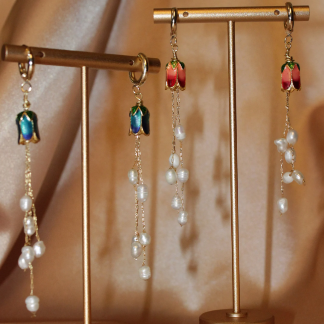 Huureiyah Freshwater Pearl Earrings